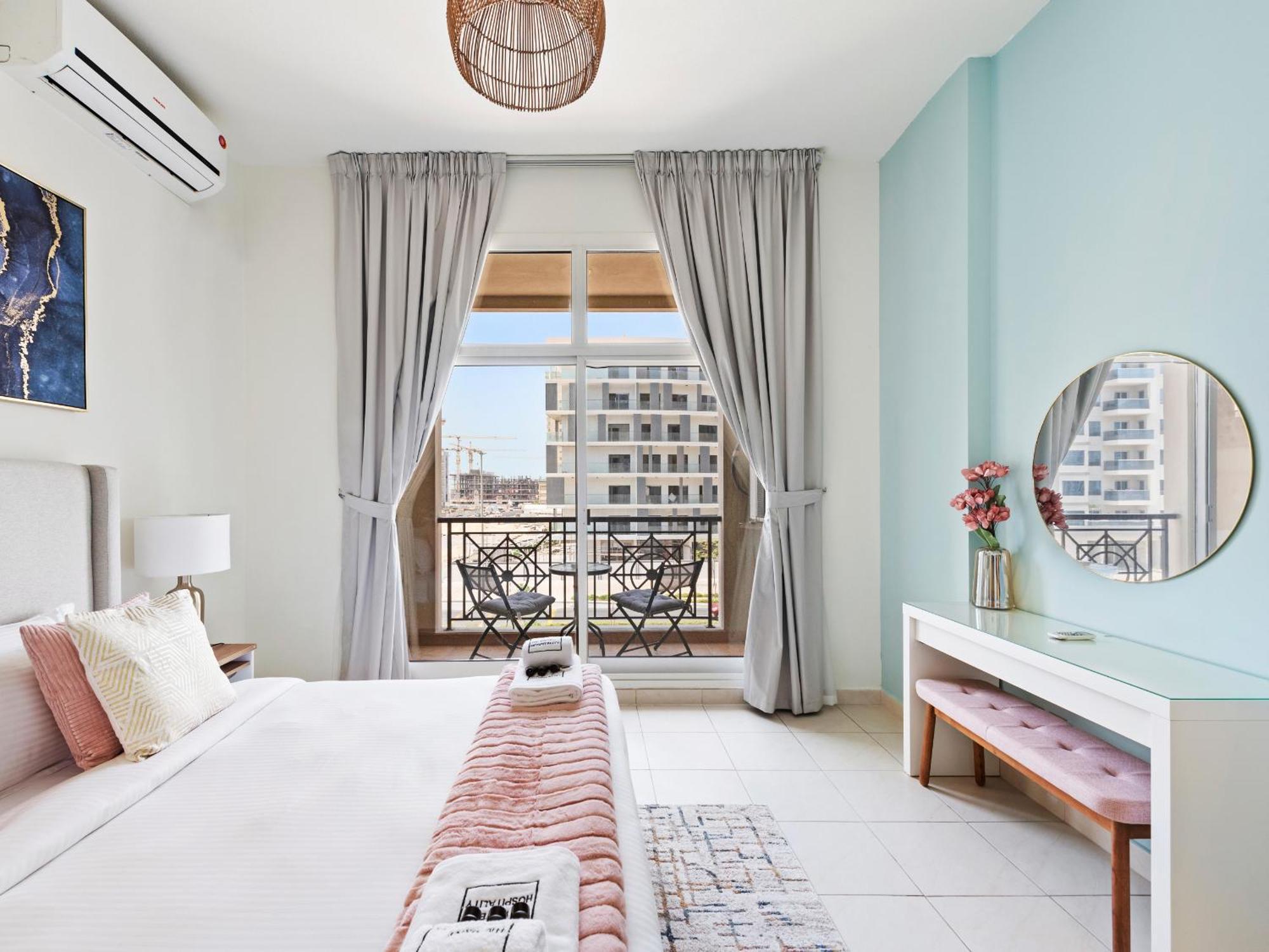 Fresh & Stylish 2br In La Fontana Dubai