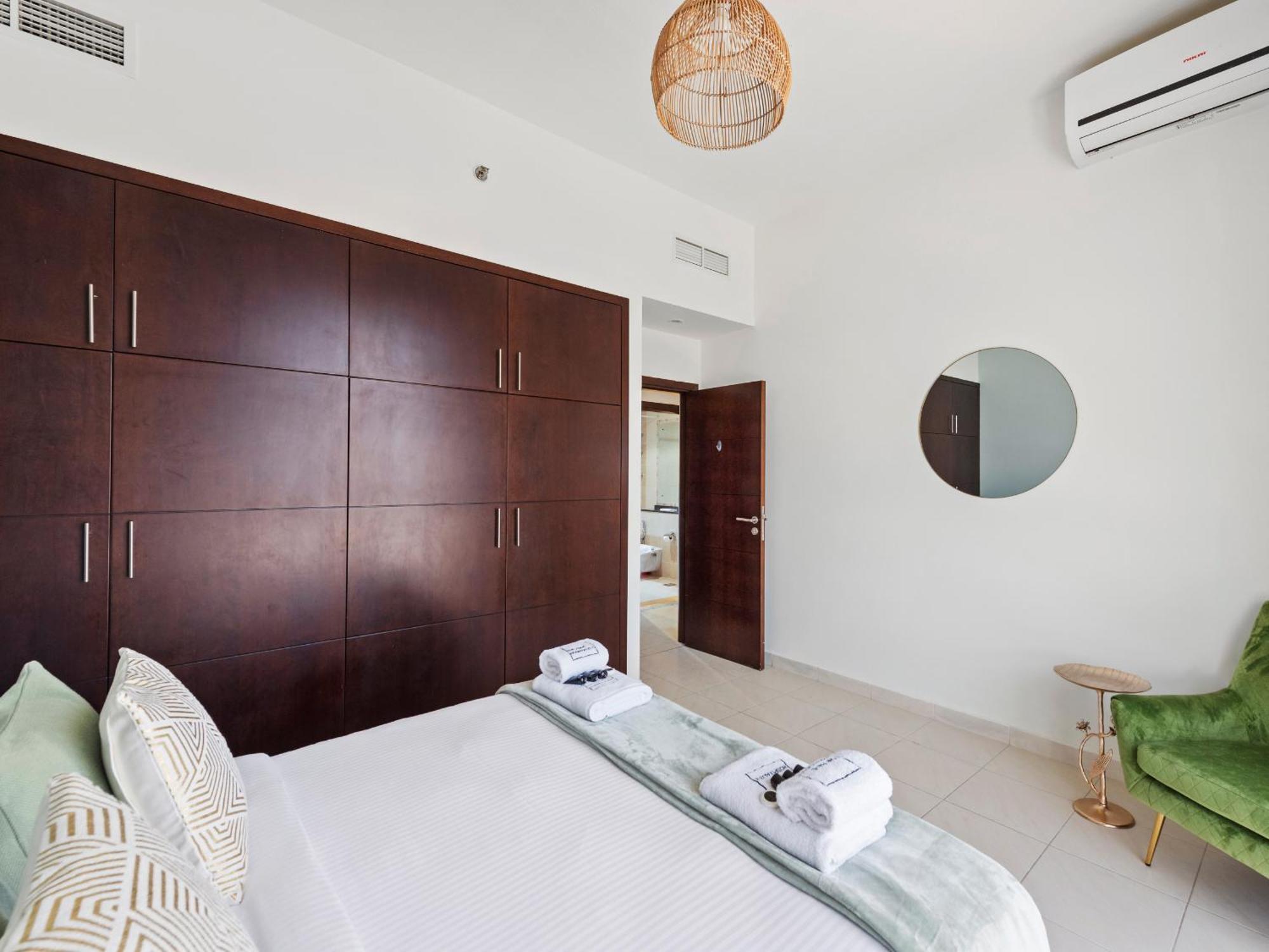 Fresh & Stylish 2br In La Fontana Dubai