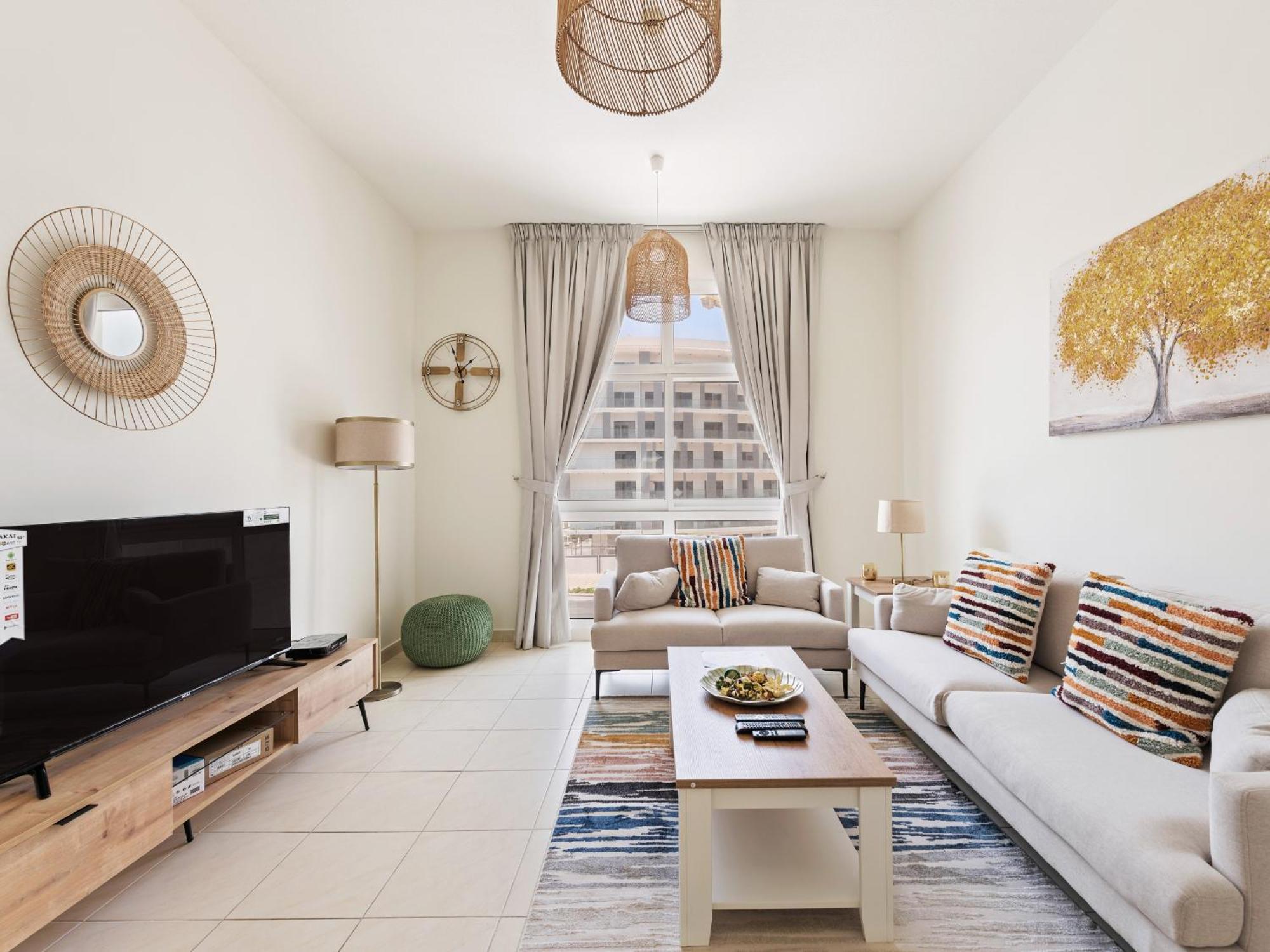 Apartment Fresh & Stylish 2br In La Fontana Dubai